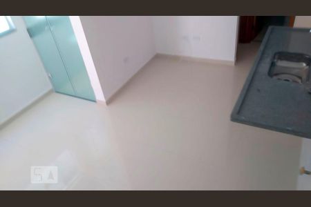Cozinha de apartamento para alugar com 1 quarto, 33m² em Jardim Maringá, São Paulo