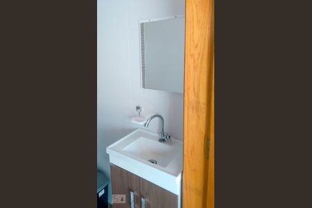 Banheiro  de apartamento para alugar com 1 quarto, 33m² em Jardim Maringá, São Paulo