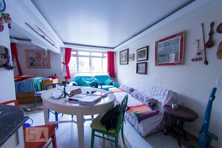 Sala de apartamento à venda com 2 quartos, 98m² em Cerqueira César, São Paulo