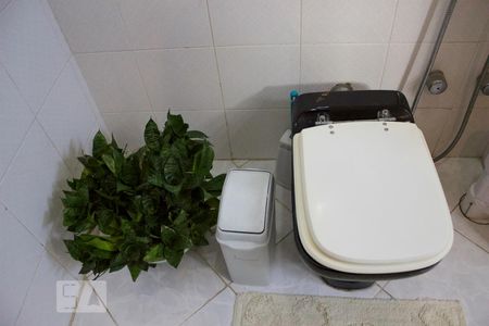 Apartamento à venda com 380m², 5 quartos e 5 vagasBanheiro da Suíte 2