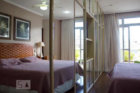 Apartamento à venda com 380m², 5 quartos e 5 vagasSuíte 2