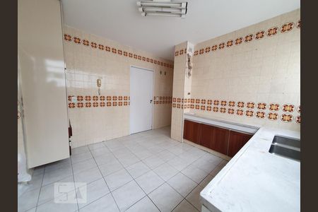 Cozinha de apartamento para alugar com 3 quartos, 120m² em Perdizes, São Paulo