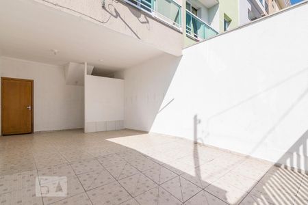 Casa para alugar com 58m², 2 quartos e 2 vagas Casa para alugar com 58m², 2 quartos e 2 vagasGaragem