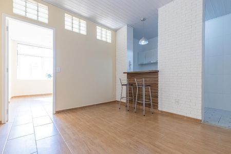 Sala de kitnet/studio para alugar com 1 quarto, 42m² em Centro, Campinas