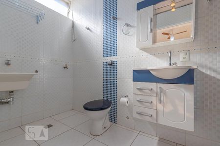Banheiro de kitnet/studio para alugar com 1 quarto, 42m² em Centro, Campinas