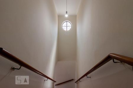 Casa à venda com 210m², 3 quartos e 4 vagasEscada 