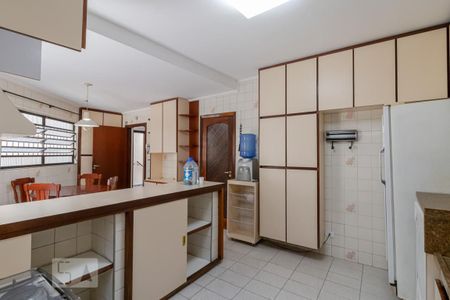 Casa à venda com 210m², 3 quartos e 4 vagasCozinha 