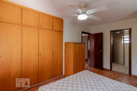 Casa à venda com 210m², 3 quartos e 4 vagasSuíte 