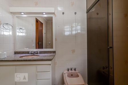 Casa à venda com 210m², 3 quartos e 4 vagasBanheiro da Suíte