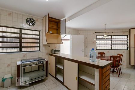 Casa à venda com 210m², 3 quartos e 4 vagasCozinha 