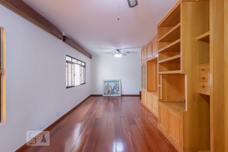 Sala  de casa à venda com 3 quartos, 210m² em Bosque da Saúde, São Paulo