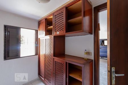 Casa à venda com 210m², 3 quartos e 4 vagasQuarto de Serviço