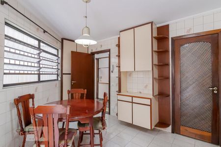 Casa à venda com 210m², 3 quartos e 4 vagasCopa