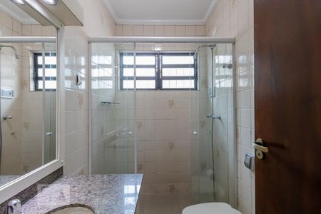 Casa à venda com 210m², 3 quartos e 4 vagasBanheiro 