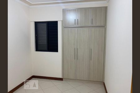 Quarto 01 de apartamento à venda com 2 quartos, 72m² em Mansões Santo Antônio, Campinas