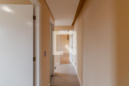 Casa à venda com 214m², 3 quartos e 5 vagasCorredor 