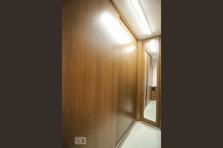 Apartamento para alugar com 74m², 2 quartos e 1 vagaCloset Quarto 2