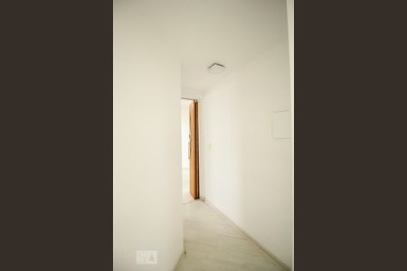 Corredor de apartamento para alugar com 2 quartos, 74m² em Vila Aurora, São Paulo