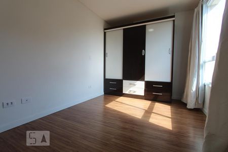 Quarto 1 de apartamento para alugar com 2 quartos, 60m² em Água Verde, Curitiba