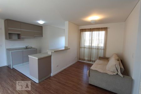 Sala de apartamento para alugar com 2 quartos, 58m² em Água Verde, Curitiba