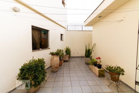 Casa à venda com 330m², 4 quartos e sem vagaQuintal