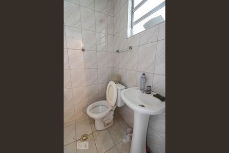 Banheiro de casa para alugar com 1 quarto, 60m² em Parque João Ramalho, Santo André