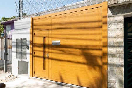 Casa à venda com 120m², 2 quartos e sem vaga Casa à venda com 120m², 2 quartos e sem vagaFachada