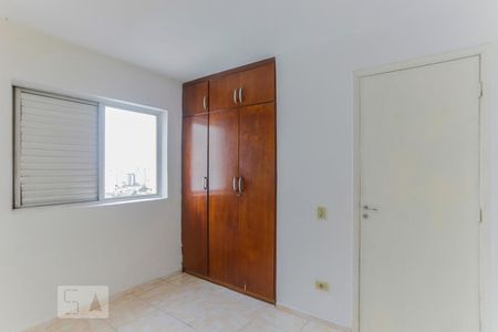 Quarto 1 de apartamento para alugar com 2 quartos, 65m² em Vila Firmiano Pinto, São Paulo