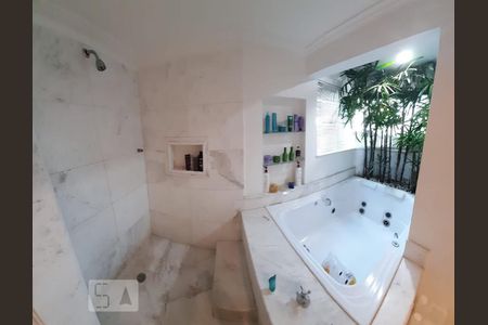 Banheiro de apartamento à venda com 5 quartos, 240m² em Santo Amaro, São Paulo