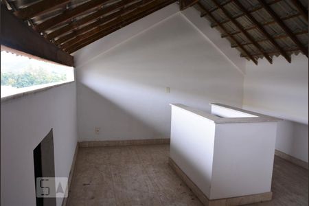 Casa para alugar com 120m², 3 quartos e 2 vagasSótão