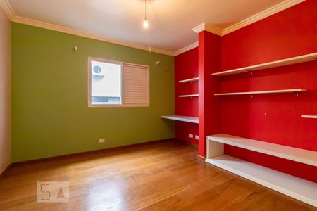 Casa de condomínio para alugar com 320m², 4 quartos e 4 vagas Casa de condomínio para alugar com 320m², 4 quartos e 4 vagasQuarto Extra Reversível