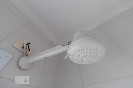 Casa de condomínio para alugar com 320m², 4 quartos e 4 vagas Casa de condomínio para alugar com 320m², 4 quartos e 4 vagasDetalhe do Banheiro de Serviço