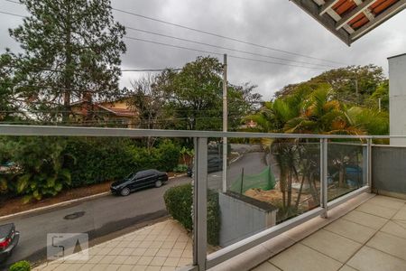 Casa de condomínio para alugar com 320m², 4 quartos e 4 vagas Casa de condomínio para alugar com 320m², 4 quartos e 4 vagasVaranda da Suíte 3