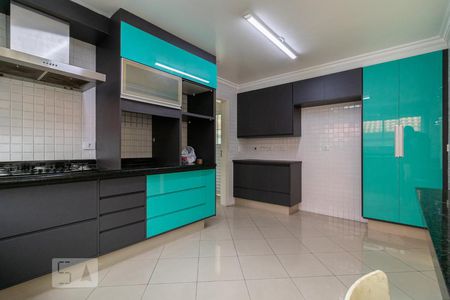 Casa de condomínio para alugar com 320m², 4 quartos e 4 vagas Casa de condomínio para alugar com 320m², 4 quartos e 4 vagasCozinha