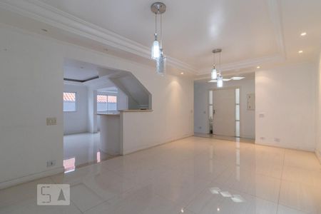 Casa de condomínio para alugar com 320m², 4 quartos e 4 vagas Casa de condomínio para alugar com 320m², 4 quartos e 4 vagasSala