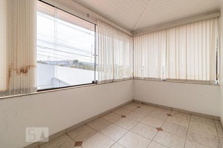 Casa de condomínio para alugar com 320m², 4 quartos e 4 vagas Casa de condomínio para alugar com 320m², 4 quartos e 4 vagasEscritório