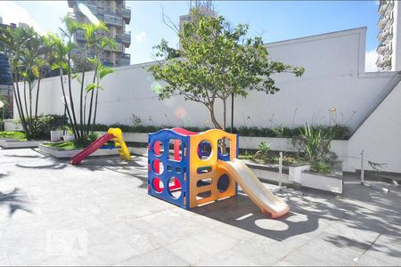 Apartamento para alugar com 123m², 3 quartos e 2 vagas Apartamento para alugar com 123m², 3 quartos e 2 vagasÁrea Comum - Playground