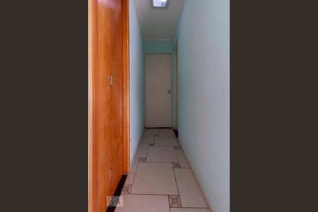 Corredor de apartamento para alugar com 2 quartos, 50m² em Cangaíba, São Paulo