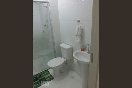 Banheiro de apartamento à venda com 2 quartos, 45m² em São Pedro, Osasco