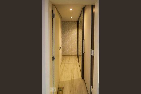 Corredor Armário de apartamento para alugar com 2 quartos, 52m² em Vila das Mercês, São Paulo