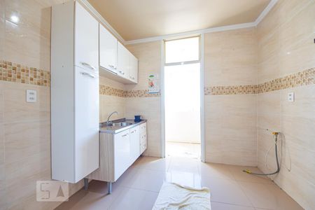 Cozinha  de apartamento à venda com 2 quartos, 60m² em Humaitá, Porto Alegre