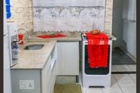 Casa à venda com 98m², 2 quartos e sem vaga Casa à venda com 98m², 2 quartos e sem vagaCozinha