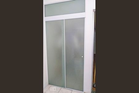 Casa à venda com 98m², 2 quartos e sem vaga Casa à venda com 98m², 2 quartos e sem vagaCozinha e Área de Serviço