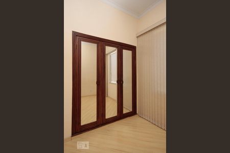 Apartamento à venda com 55m², 1 quarto e sem vagaArmário