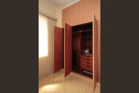 Apartamento à venda com 55m², 1 quarto e sem vagaArmário