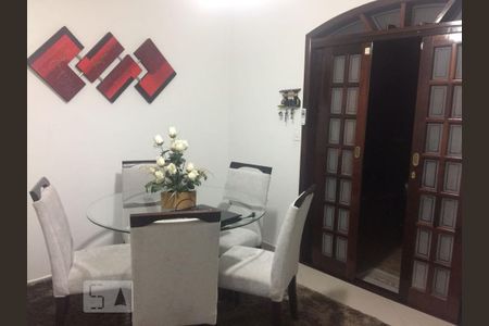 Sala de casa para alugar com 3 quartos, 190m² em Vila Nhocune, São Paulo