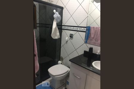 Banheiro da Suíte de casa para alugar com 3 quartos, 190m² em Vila Nhocune, São Paulo