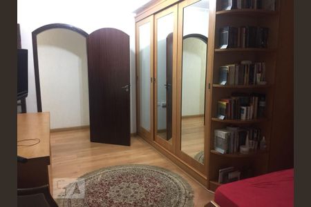 Suíte de casa para alugar com 3 quartos, 190m² em Vila Nhocune, São Paulo