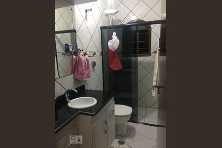 Banheiro de casa para alugar com 3 quartos, 190m² em Vila Nhocune, São Paulo