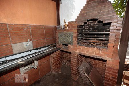 Casa à venda com 300m², 3 quartos e sem vaga Casa à venda com 300m², 3 quartos e sem vagaChurrasqueira